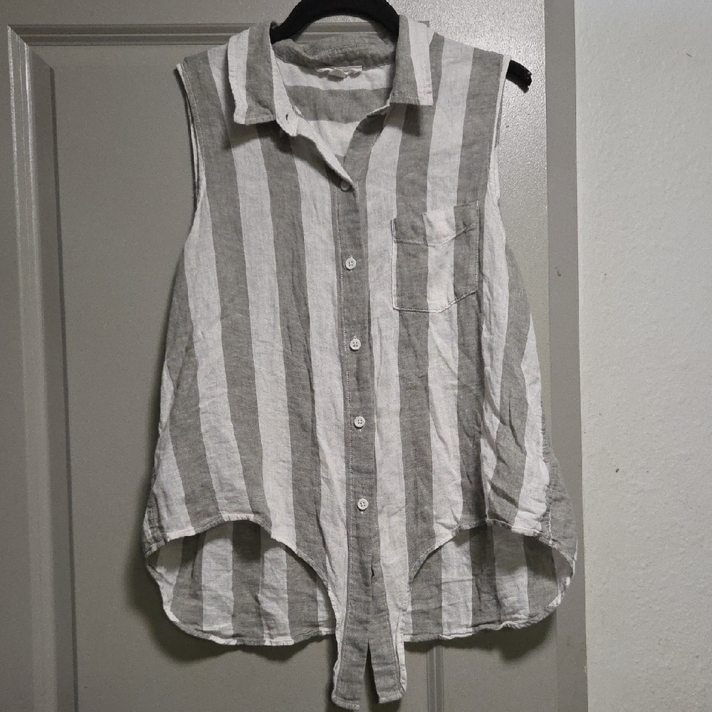 beachlunchlounge Gray and White Striped Sleeveless Shirt